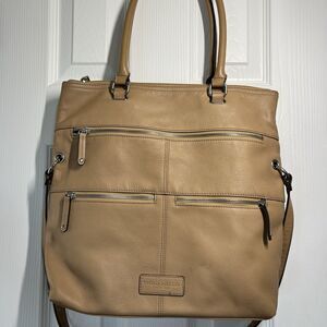 Tignanello Tan Pebble Leather Shoulder Bag Multi-Pocket Organizer Handbag Purse
